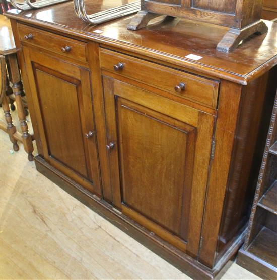 Late Victorian mahogany dwarf cupboard